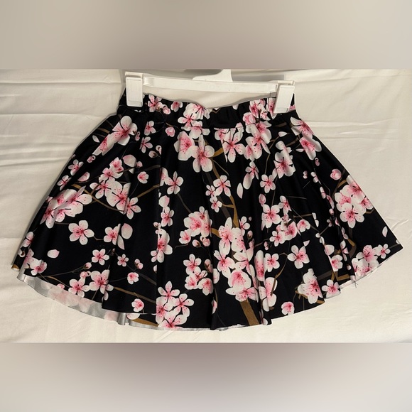 Casual Mini Stretch Waist Flared Cherry
Blossom Pleated Skater Skirt - Picture 2 of 3
